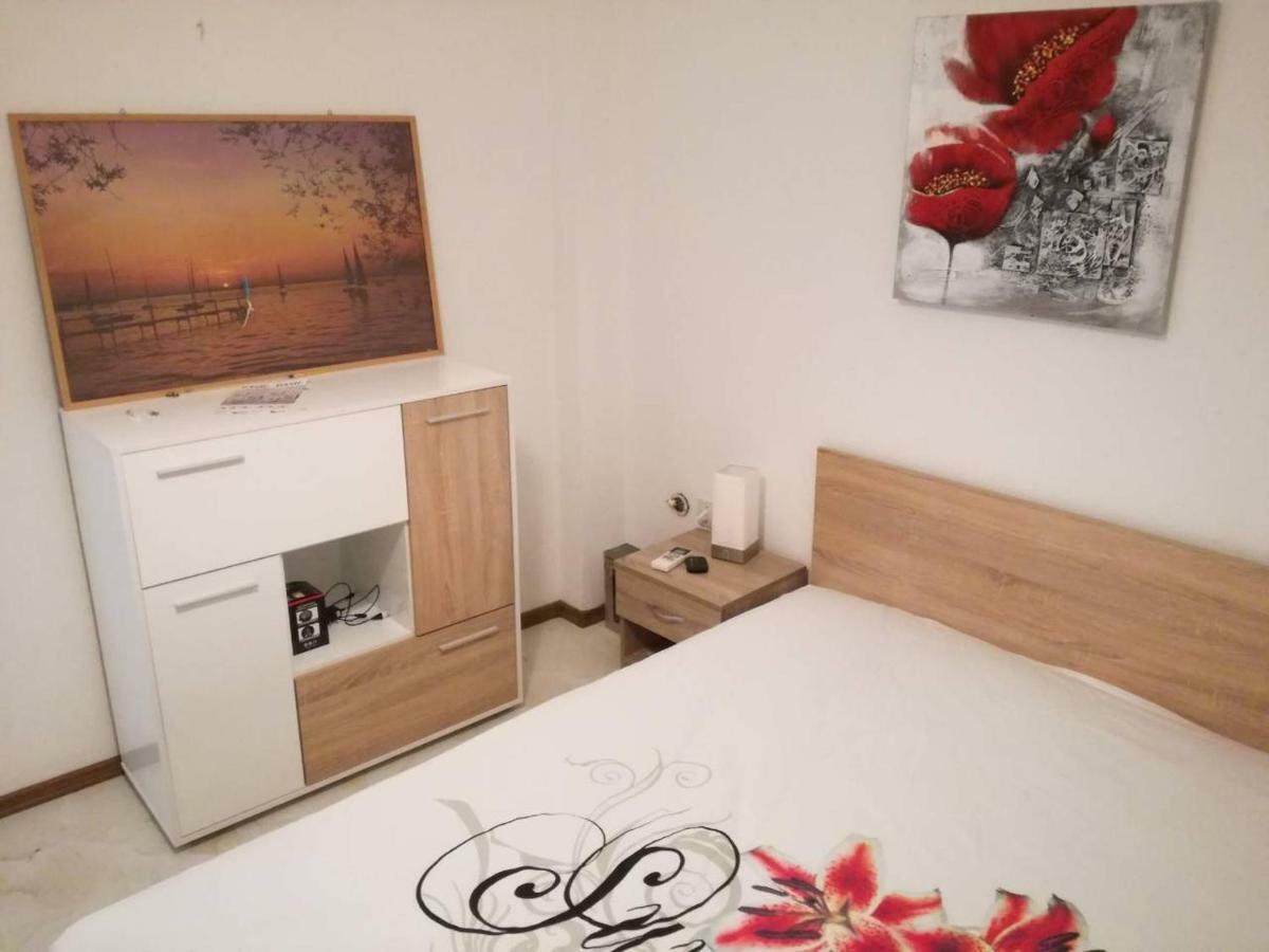 Aparts Sunshine Apartment Nea Iraklia Bagian luar foto